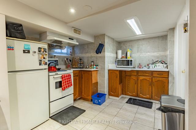487 Cannon St E, House detached with 5 bedrooms, 4 bathrooms and 2 parking in Hamilton ON | Image 4