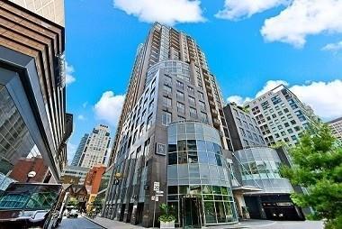 1007 - 10 Bellair St, Condo with 3 bedrooms, 3 bathrooms and 1 parking in Toronto ON | Image 1