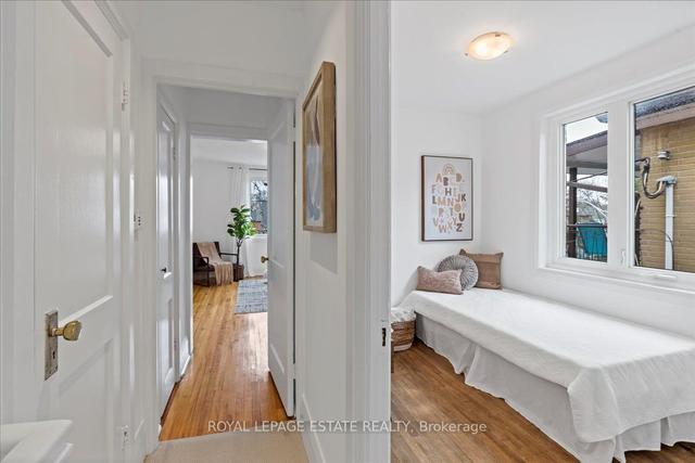 92 Castlefield Ave, House semidetached with 3 bedrooms, 1 bathrooms and 1 parking in Toronto ON | Image 20