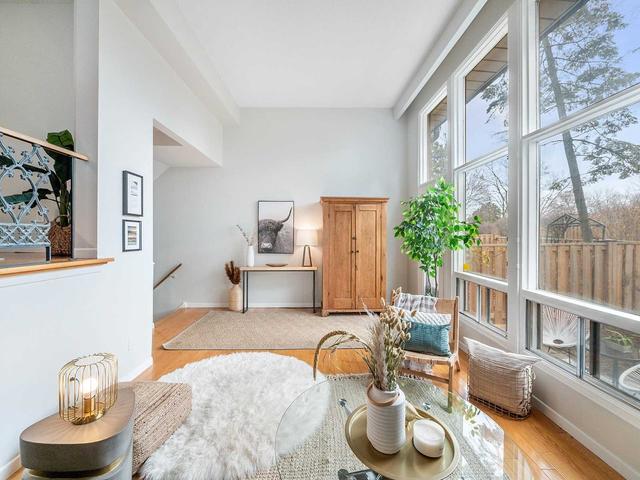 29 Sego Royalway, Townhouse with 3 bedrooms, 2 bathrooms and 2 parking in Toronto ON | Image 3
