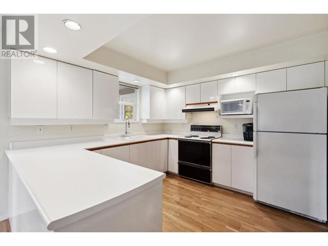 201 - 3399 Capilano Crescent, Condo with 2 bedrooms, 0 bathrooms and 2 parking in North Vancouver BC | Image 9