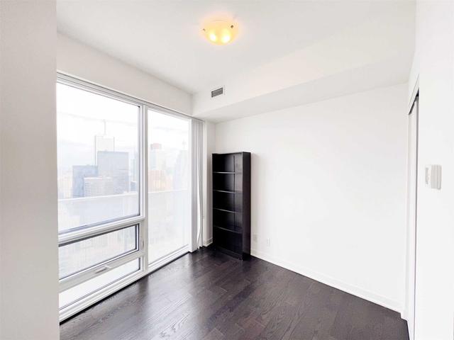 6302 - 100 Harbour St, Condo with 2 bedrooms, 2 bathrooms and 1 parking in Toronto ON | Image 4