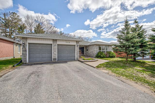 205 Anne St N, House detached with 3 bedrooms, 3 bathrooms and 6 parking in Barrie ON | Image 12