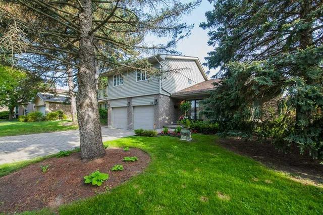 26 Denlow Blvd, House detached with 4 bedrooms, 4 bathrooms and 4 parking in Toronto ON | Image 12