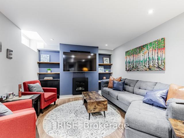 161 Gowan Ave, House semidetached with 3 bedrooms, 3 bathrooms and 2 parking in Toronto ON | Image 3