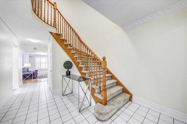 38 Norseman Crt, House detached with 4 bedrooms, 4 bathrooms and 6 parking in Brampton ON | Image 8