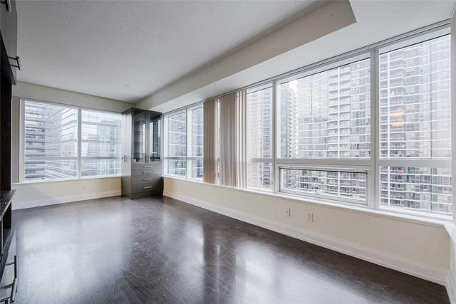 1105 - 2 Anndale Dr, Condo with 2 bedrooms, 2 bathrooms and 1 parking in Toronto ON | Image 9