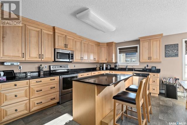 404 - 2781 Woodbridge Drive, Condo with 3 bedrooms, 2 bathrooms and null parking in Prince Albert SK | Image 5