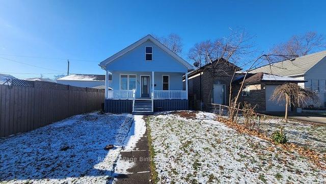 989 Oak Ave, House detached with 3 bedrooms, 2 bathrooms and 0 parking in Windsor ON | Image 10
