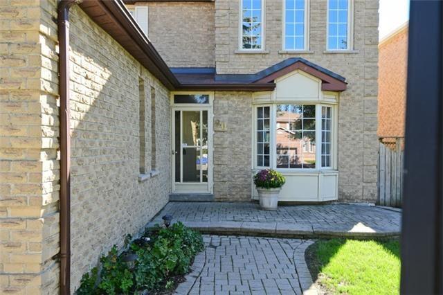 80 Marshall Cres, House detached with 4 bedrooms, 3 bathrooms and 2 parking in Ajax ON | Image 2