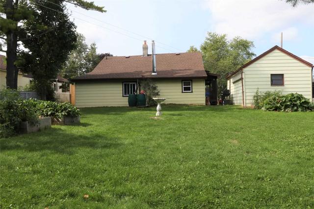 24 Victoria St, House detached with 2 bedrooms, 1 bathrooms and 4 parking in Orangeville ON | Image 27