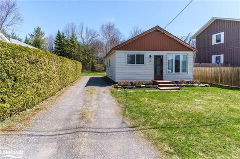 18 North Fetterly Street, House detached with 2 bedrooms, 1 bathrooms and 2 parking in Huntsville ON | Card Image