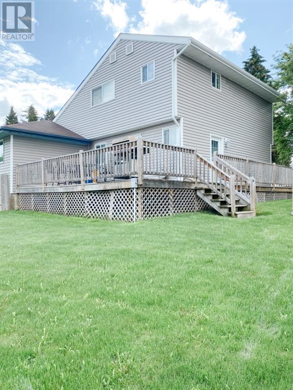 5721 - 53 Streetclose, House semidetached with 4 bedrooms, 1 bathrooms and 2 parking in Rocky Mountain House AB | Image 2