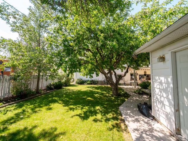 1719 23 Street S, House detached with 3 bedrooms, 2 bathrooms and 4 parking in Lethbridge AB | Image 41