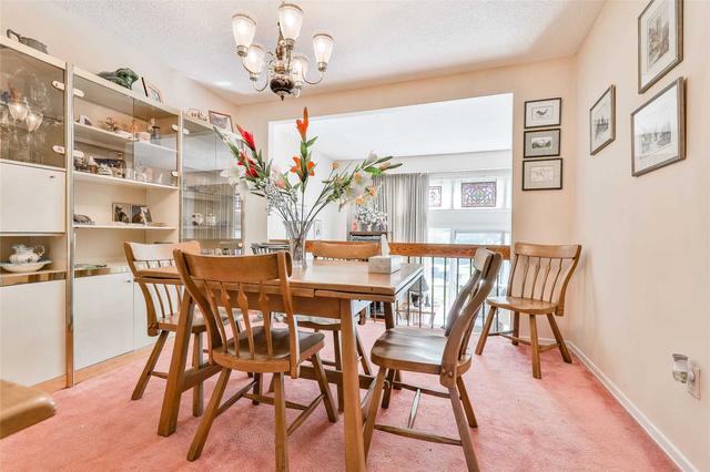 34 Vicora Linkway, Townhouse with 3 bedrooms, 2 bathrooms and 2 parking in Toronto ON | Image 10