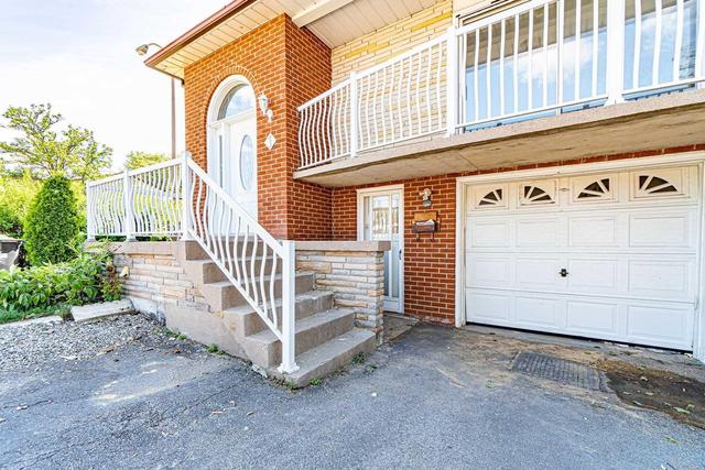 1 Ashford Crt, House semidetached with 3 bedrooms, 2 bathrooms and 2 parking in Brampton ON | Image 1