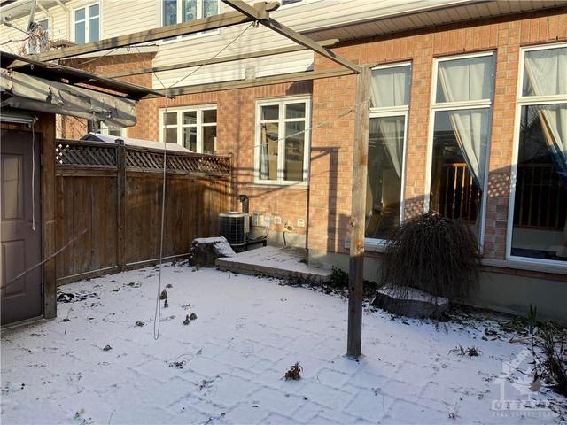 288 Goldridge Drive, Townhouse with 3 bedrooms, 3 bathrooms and 3 parking in Ottawa ON | Image 27