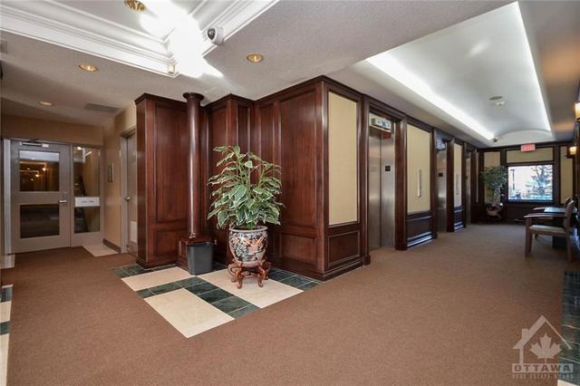 502 - 1705 Playfair Drive, Condo with 2 bedrooms, 2 bathrooms and 1 parking in Ottawa ON | Image 3