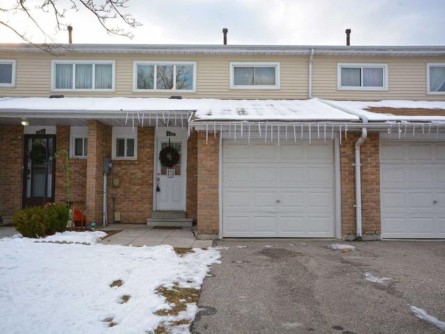 156 Enderby Cres, Townhouse with 3 bedrooms, 2 bathrooms and 2 parking in Brampton ON | Image 1