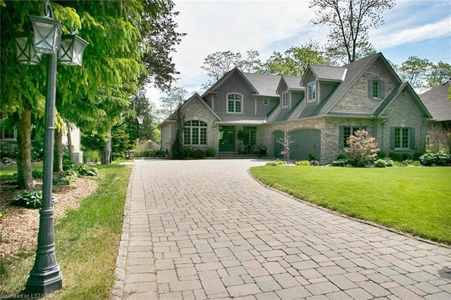 10156 Merrywood Drive, House detached with 4 bedrooms, 3 bathrooms and 11 parking in Lambton Shores ON | Image 2