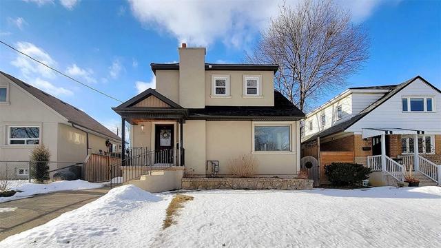 38 Clearbrooke Circ, House detached with 2 bedrooms, 2 bathrooms and 5 parking in Toronto ON | Image 1