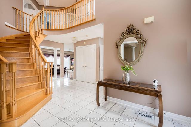 113 Sierra Crt, House detached with 4 bedrooms, 4 bathrooms and 6 parking in Vaughan ON | Image 34