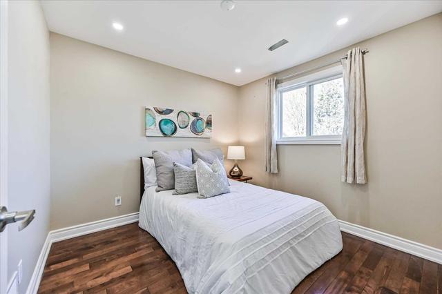 265 Cherokee Blvd, House semidetached with 4 bedrooms, 4 bathrooms and 5 parking in Toronto ON | Image 16