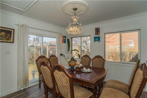 6 Arthur St, House detached with 2 bedrooms, 2 bathrooms and 4 parking in Toronto ON | Image 2