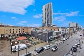1010 - 55 Duke St, Condo with 1 bedrooms, 1 bathrooms and 1 parking in Kitchener ON | Image 4