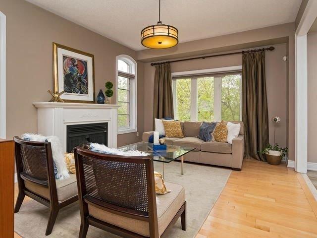 Th 4 - 581 Scarlett Rd, Townhouse with 3 bedrooms, 4 bathrooms and 2 parking in Toronto ON | Image 2