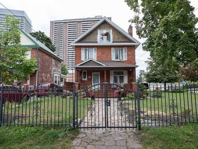 124 Rosemount Ave, House detached with 5 bedrooms, 3 bathrooms and 6 parking in Toronto ON | Image 19