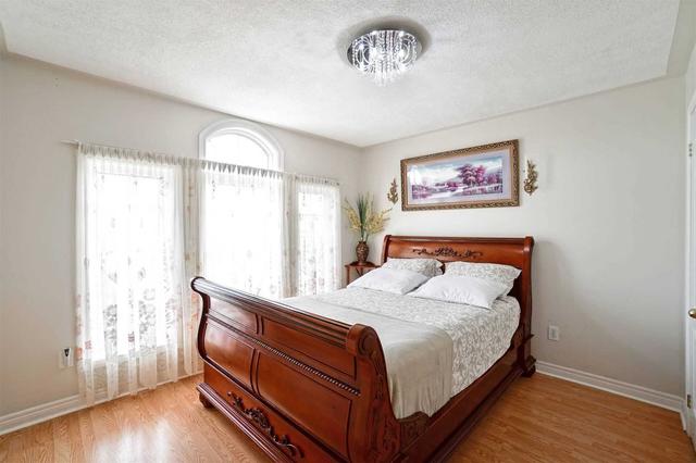 562 Fernforest Dr, House detached with 4 bedrooms, 5 bathrooms and 6 parking in Brampton ON | Image 11