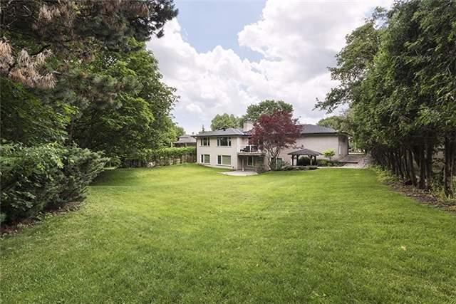 20 Restwell Cres, House detached with 2 bedrooms, 2 bathrooms and 8 parking in Toronto ON | Image 3