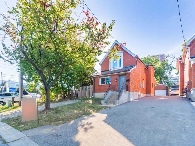 1 Cardell Ave N, House detached with 3 bedrooms, 2 bathrooms and 3 parking in Toronto ON | Image 14