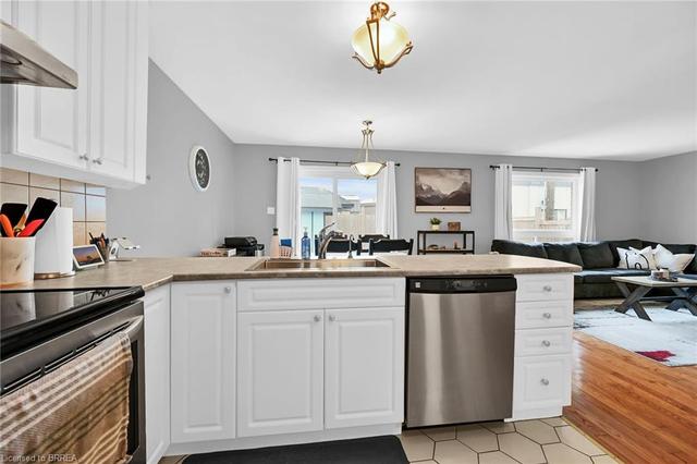 196 a Grand River Avenue, House detached with 2 bedrooms, 1 bathrooms and 2 parking in Brantford ON | Image 34