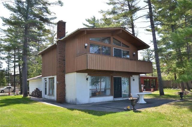162 Santos Lane, House detached with 3 bedrooms, 2 bathrooms and 5 parking in Wasaga Beach ON | Image 2