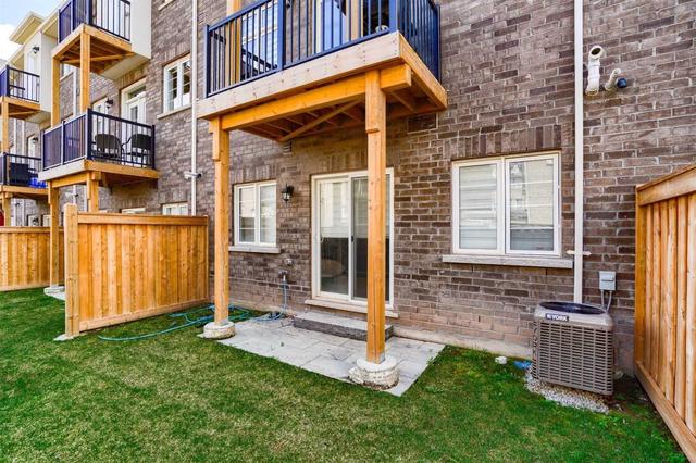 2251 Khalsa Gate, House attached with 3 bedrooms, 4 bathrooms and 2 parking in Oakville ON | Image 31