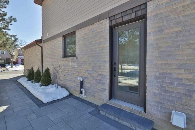 42 Frontier Ptwy, House detached with 3 bedrooms, 4 bathrooms and 4 parking in Toronto ON | Image 32