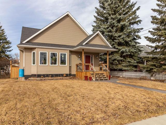 3810 42 Avenue, House detached with 7 bedrooms, 4 bathrooms and 3 parking in Red Deer AB | Image 1