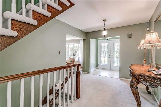 1571 Yew St, House detached with 3 bedrooms, 3 bathrooms and 6 parking in Mississauga ON | Image 4