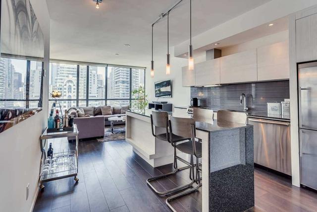 1104 - 8 Charlotte St, Condo with 1 bedrooms, 2 bathrooms and 1 parking in Toronto ON | Image 8
