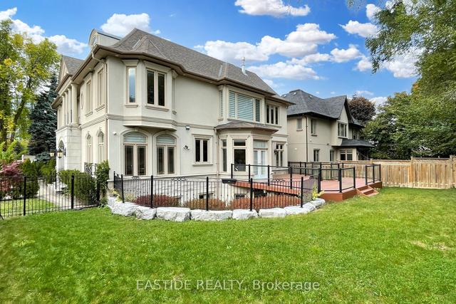 2 Normandale Cres, House detached with 5 bedrooms, 8 bathrooms and 6 parking in Toronto ON | Image 33