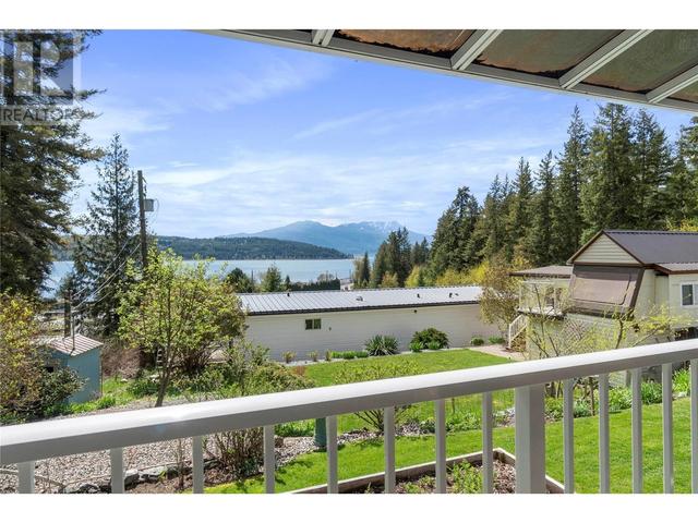 4 - 3959 Sunnybrae Canoe Point Road, House other with 3 bedrooms, 1 bathrooms and 4 parking in Columbia Shuswap C BC | Image 39