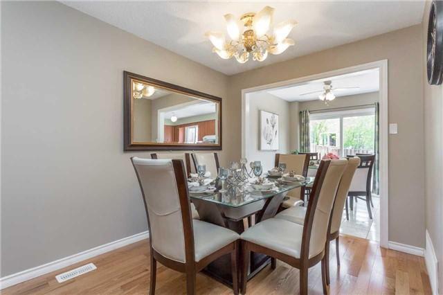 104 Larksmere Crt, House attached with 3 bedrooms, 4 bathrooms and 4 parking in Markham ON | Image 7