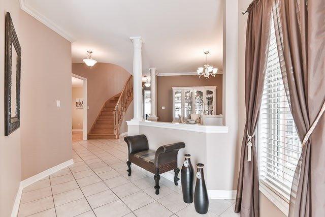 192 Borealis Ave, House detached with 4 bedrooms, 3 bathrooms and 4 parking in Aurora ON | Image 2