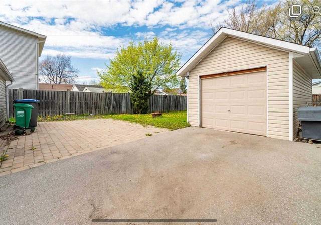 12 Sunset Blvd, House detached with 2 bedrooms, 1 bathrooms and 4 parking in Brampton ON | Image 17