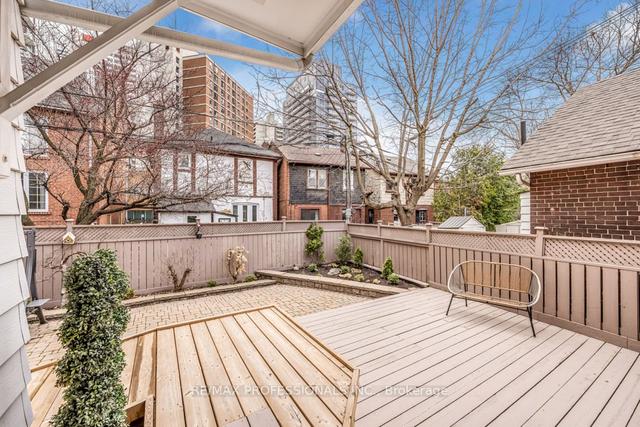 39 Montgomery Ave, House detached with 4 bedrooms, 2 bathrooms and 2 parking in Toronto ON | Image 30