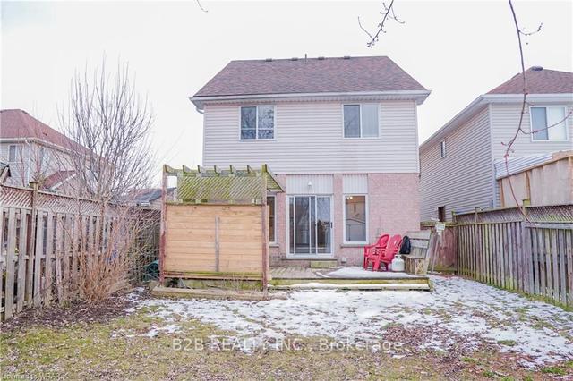 621 Mortimer Dr, House detached with 3 bedrooms, 3 bathrooms and 2 parking in Cambridge ON | Image 9
