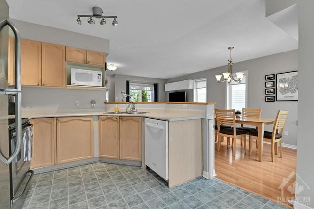 40 Celebration Street, Townhouse with 3 bedrooms, 2 bathrooms and 3 parking in Ottawa ON | Image 8