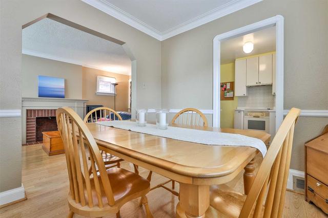 594 Broadway Ave, House detached with 2 bedrooms, 1 bathrooms and 2 parking in Toronto ON | Image 13